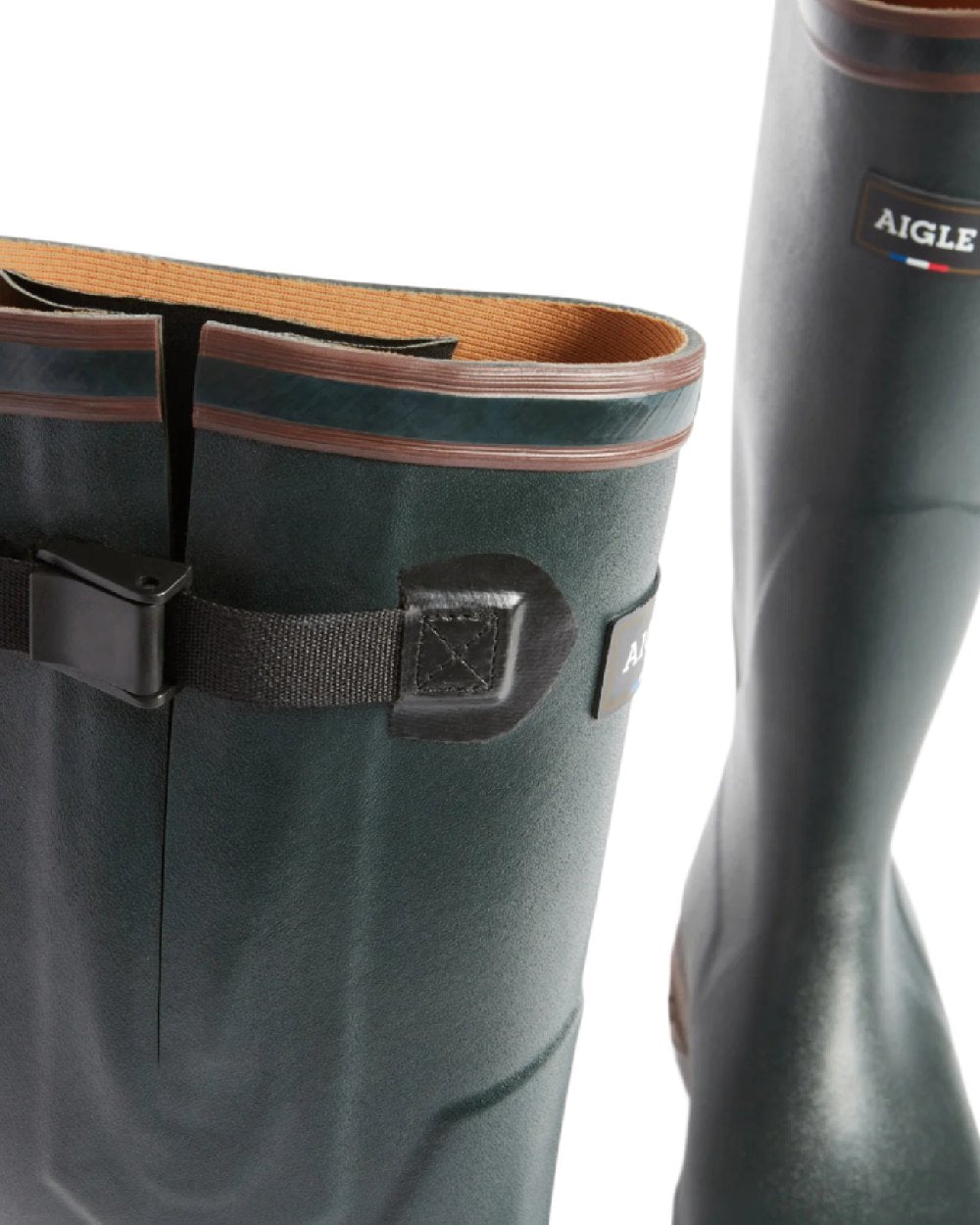 Bronze coloured Aigle Parcours 2 Vario Wellington Boots on white background #colour_bronze