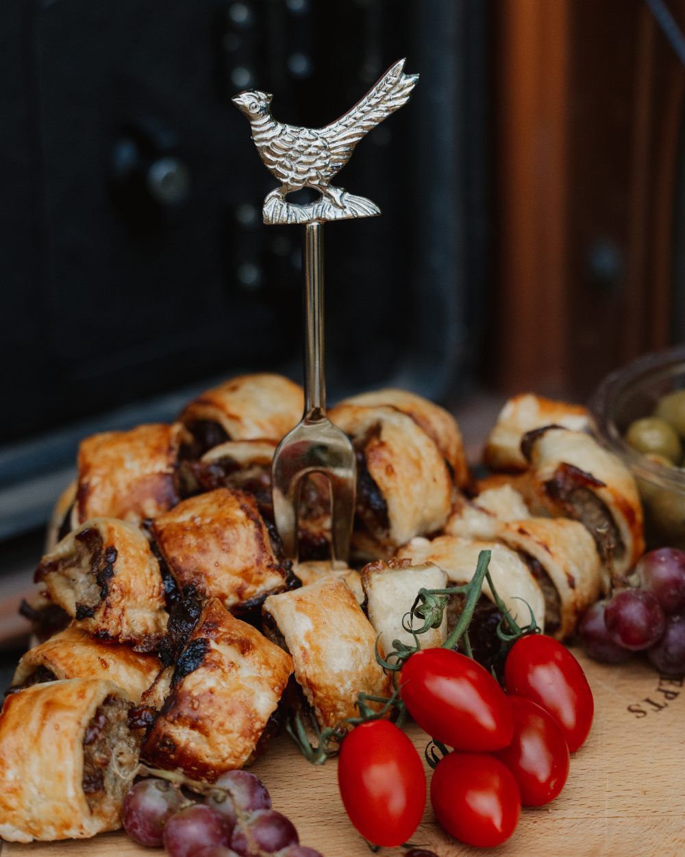 Bisley 3 Piece Stainless Steel Cheese Set on blurry background #style_pheasant
