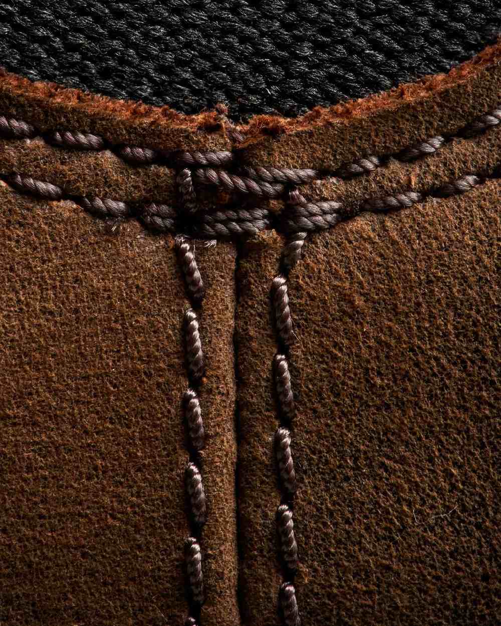 Antique brown coloured Blundstone 1609 Antique Brown Boots on white background #colour_antique-brown