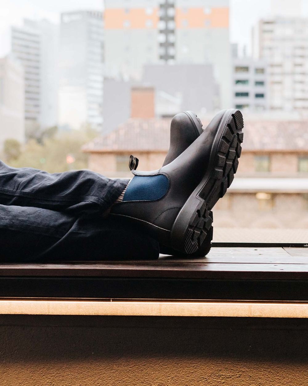 Black Navy coloured Blundstone 1917 Boots Black with Navy Elastic on window background #colour_black-navy