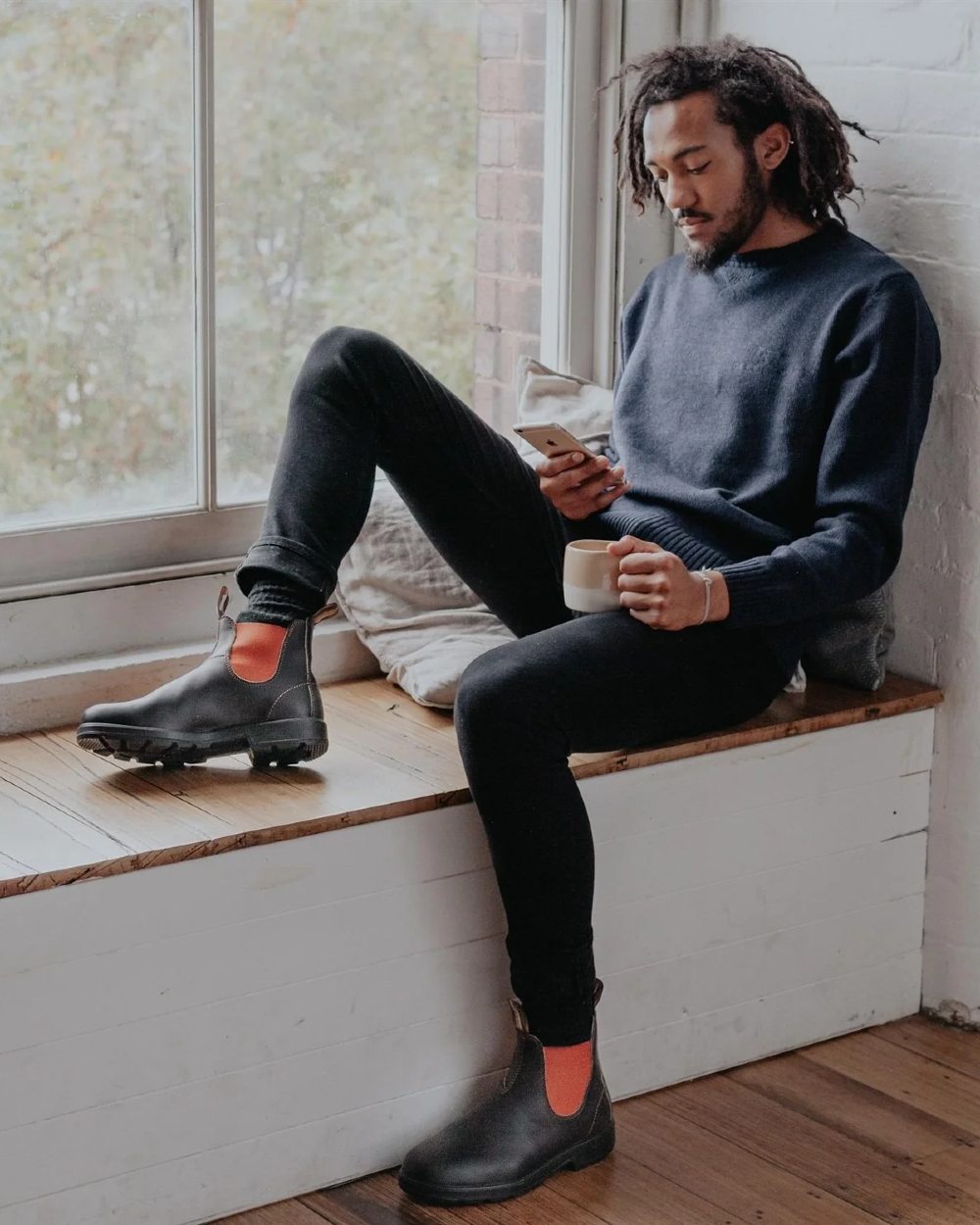 Brown Terracotta coloured Blundstone 1918 Brown Terracotta Chelsea Boots on window background #colour_brown-terracotta