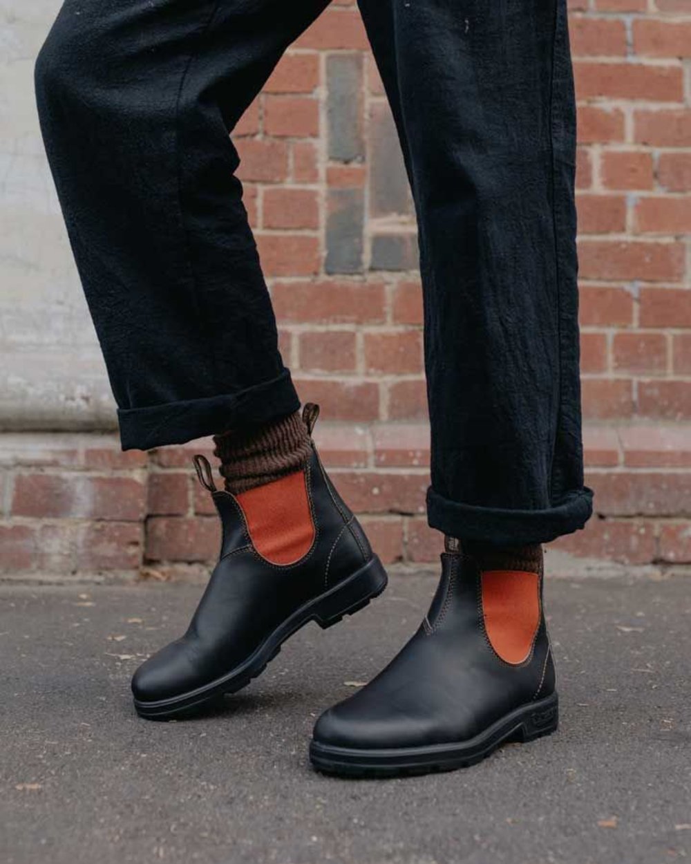 Brown Terracotta coloured Blundstone 1918 Brown Terracotta Chelsea Boots on street background #colour_brown-terracotta