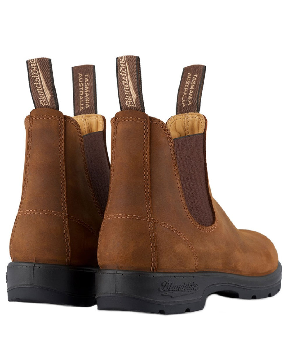 Saddle Brown coloured Blundstone 562 Saddle Brown Leather Boots on white background #colour_saddle-brown