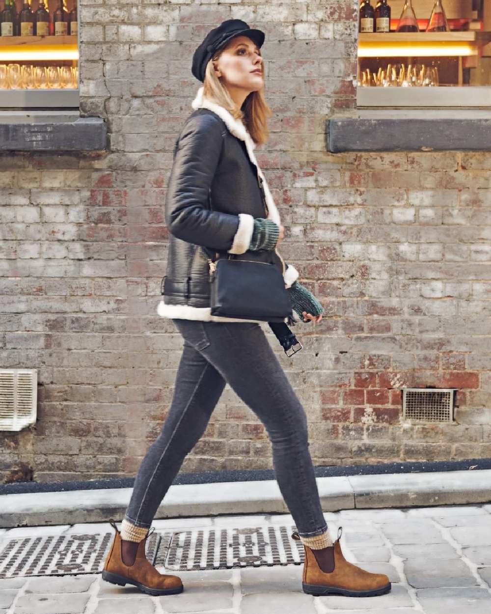 Saddle Brown coloured Blundstone 562 Saddle Brown Leather Boots on street background #colour_saddle-brown