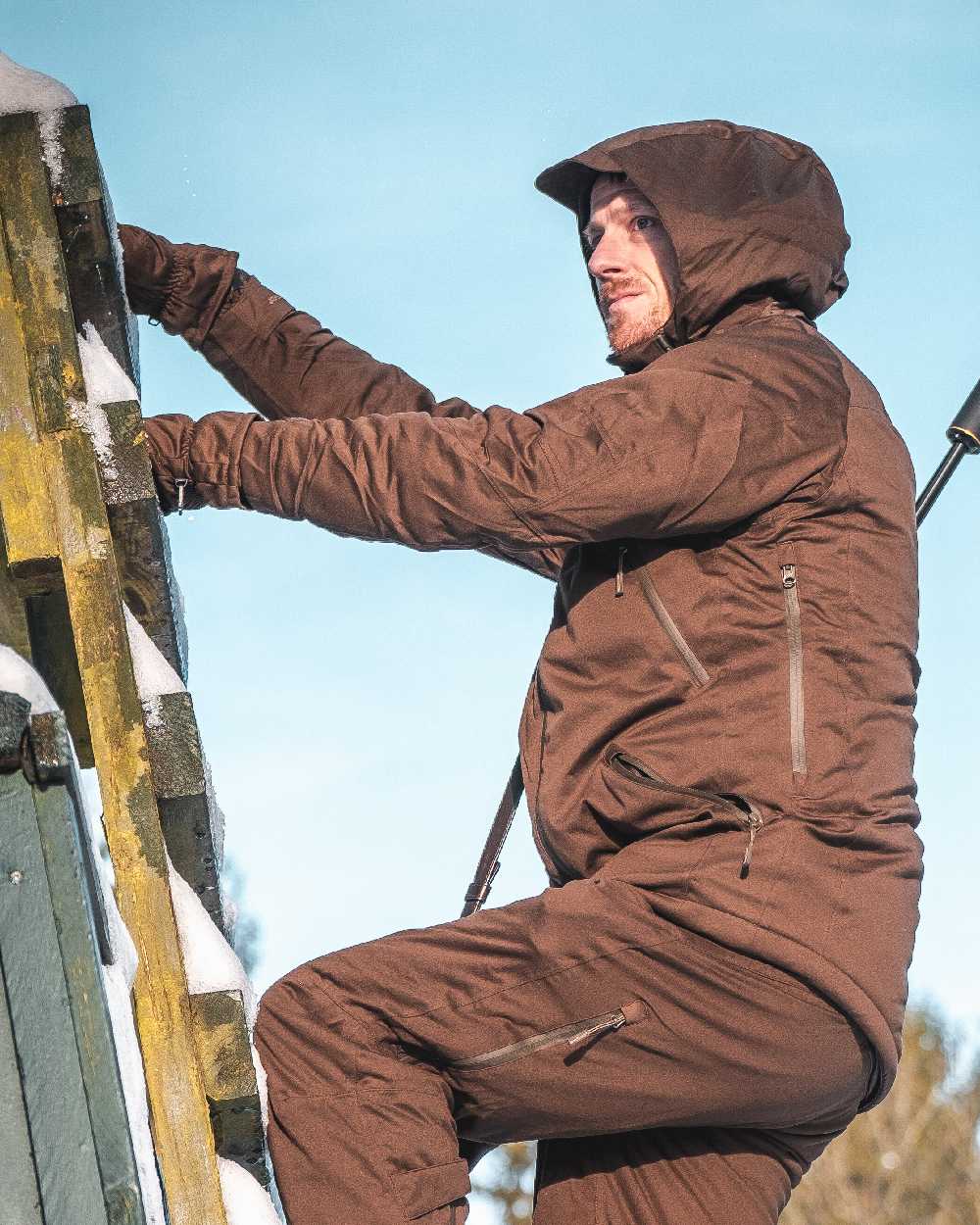 Art Green coloured Deerhunter Excape Winter Gloves on sky background #colour_art-green