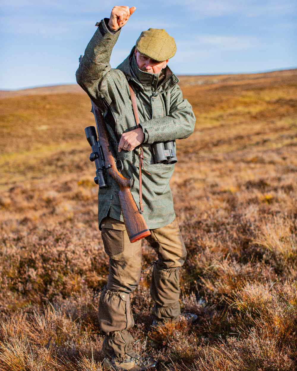 Turf Coloured Deerhunter PRO Gamekeeper Smock on land background #colour_turf