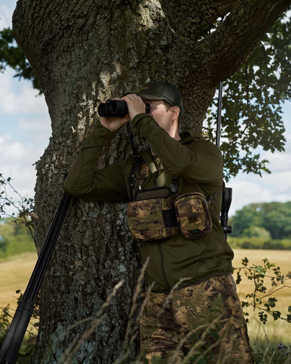 AXIS MSP Forest Coloured Harkila Bino Harness on outdoor background #colour_axis-msp-forest