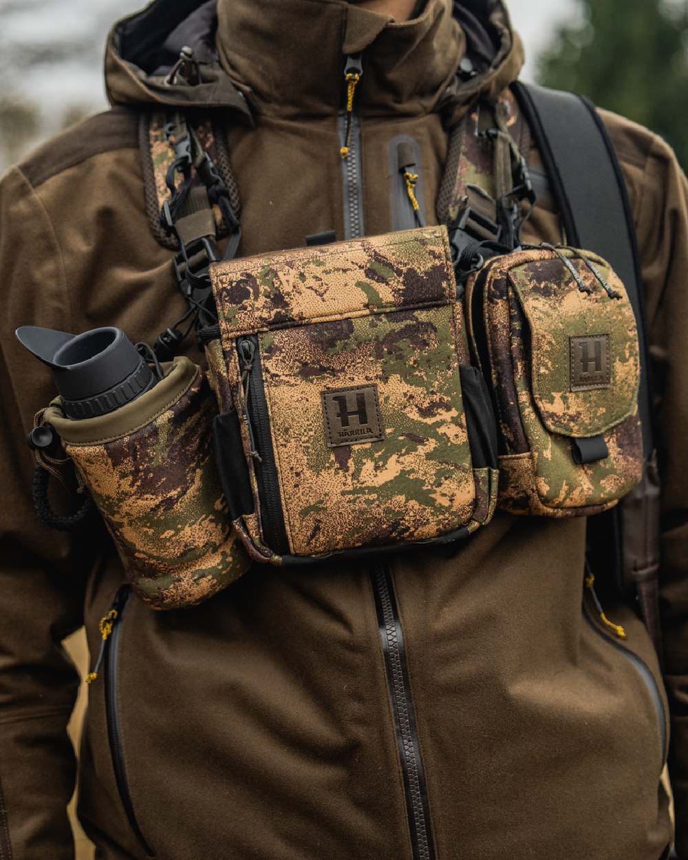 AXIS MSP Forest Coloured Harkila Bino Harness on outdoor background #colour_axis-msp-forest