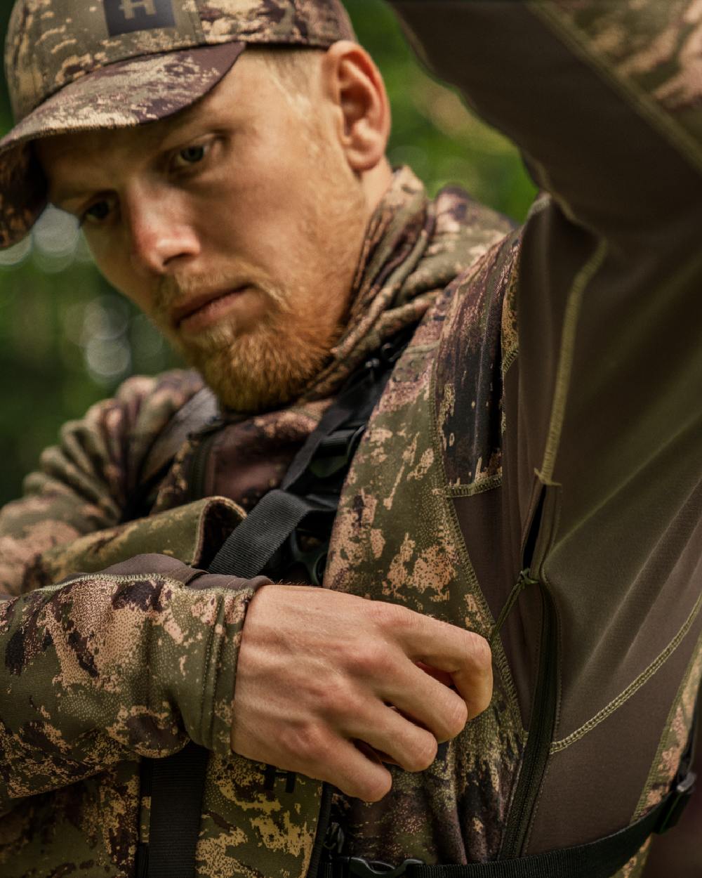 AXIS Forest Coloured Harkila Deer Stalker Camo Fleece Hoodie on outdoor background #colour_axis-forest