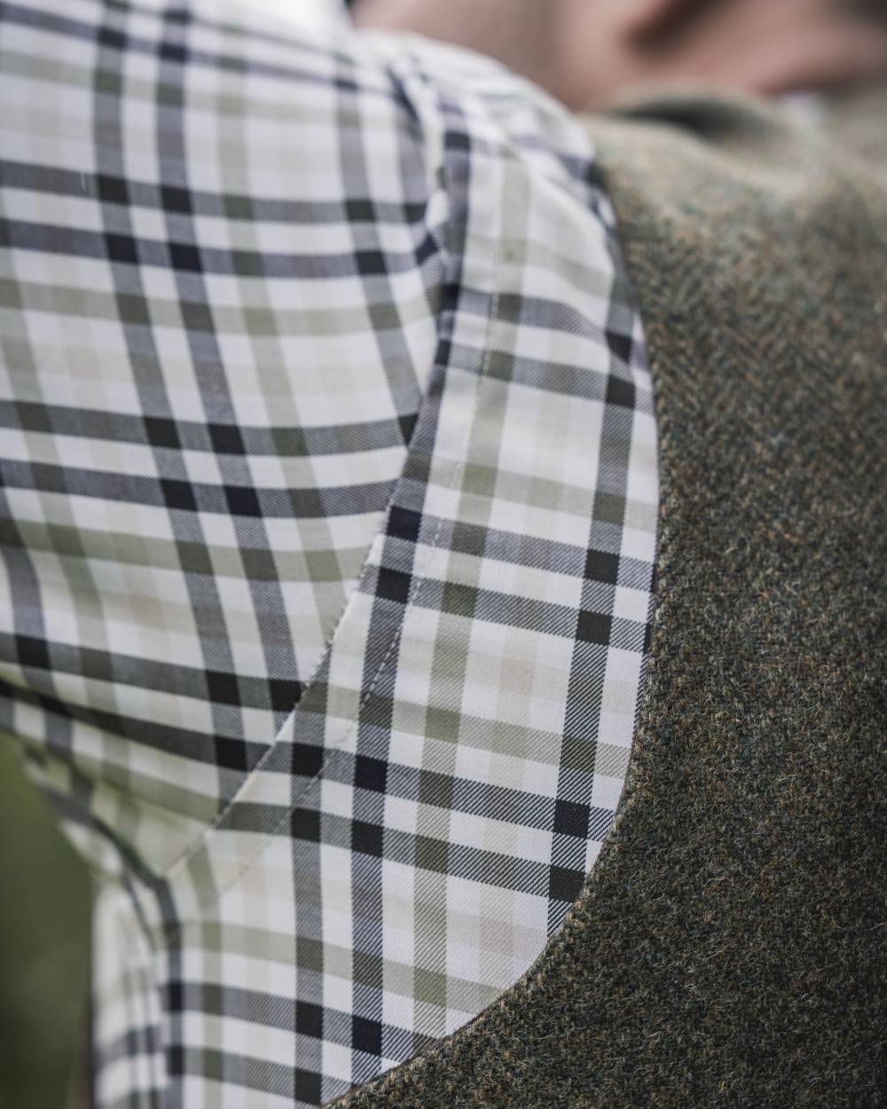 Rosin Deep Well Coloured Harkila Milford Shirt on forest background #colour_rosin-deep-well