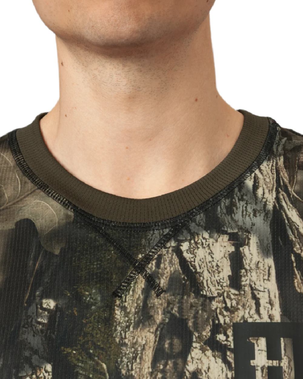 Mossy Oak Break-Up Country Coloured Harkila Moose Hunter 2.0 T-Shirt on white background #colour_mossy-oak-break-up-country