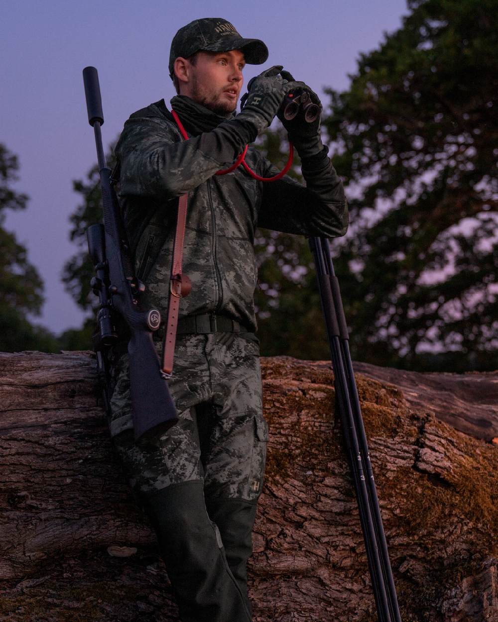 AXIS Black Black Coloured Harkila NOCTYX Camo Fleece Jacket on outdoor background #colour_axis-black-black