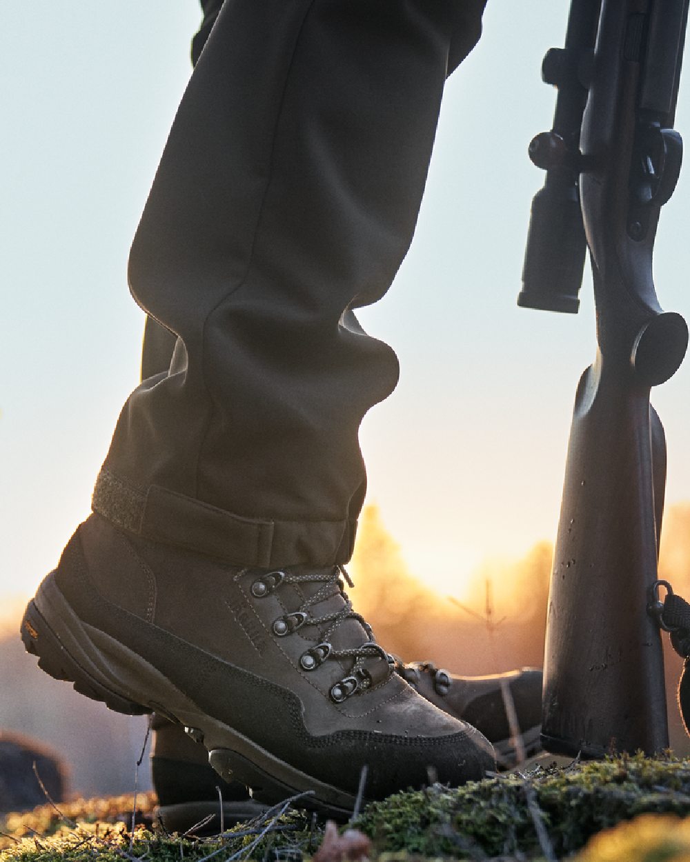 Chocolate Brown Coloured Harkila Pro Hunter Ledge 2.0 GTX Boots on outdoor background #colour_chocolate-brown