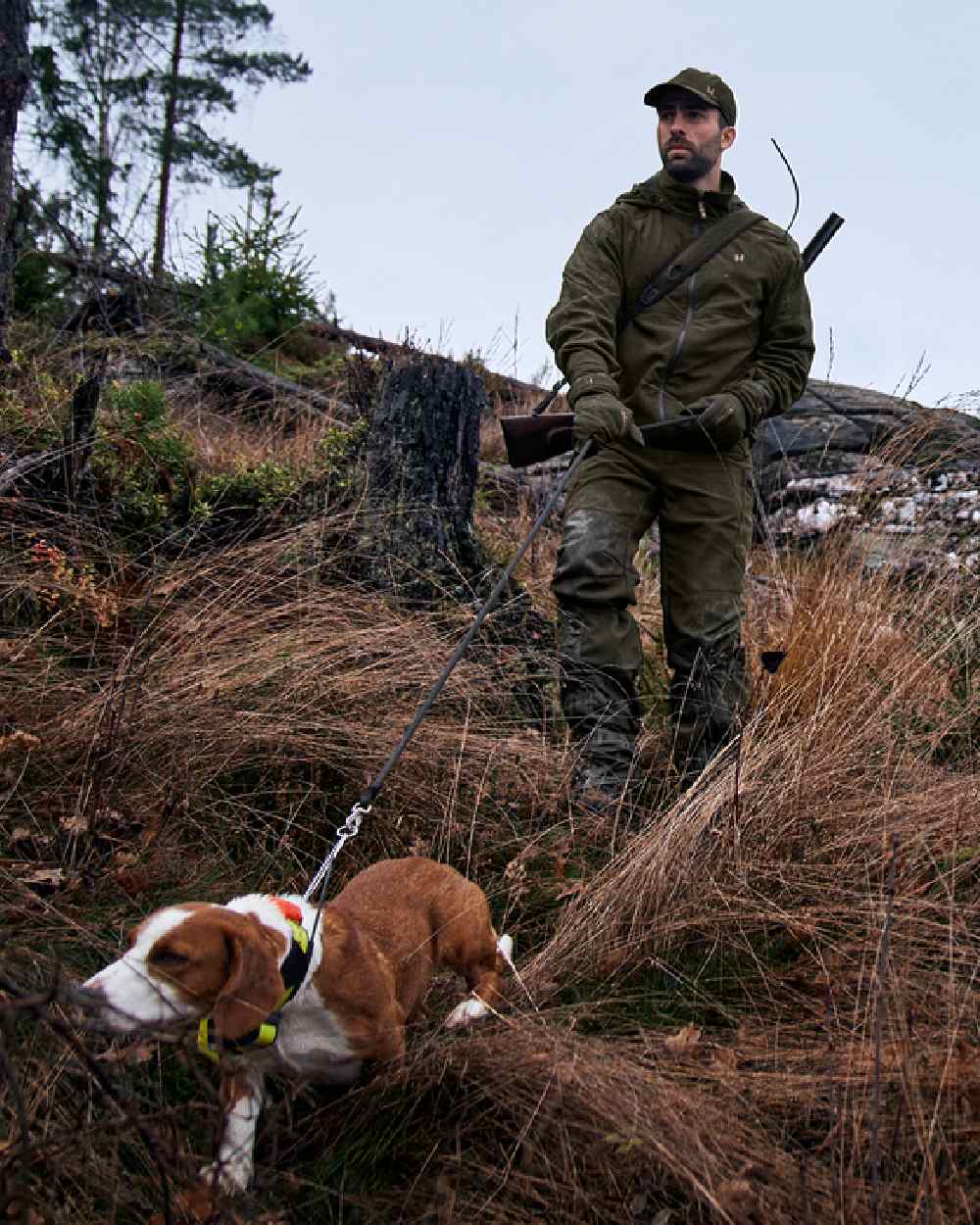 Willow Green Coloured Harkila Pro Hunter Move 2.0 GTX Jacket on outdoor background #colour_willow-green