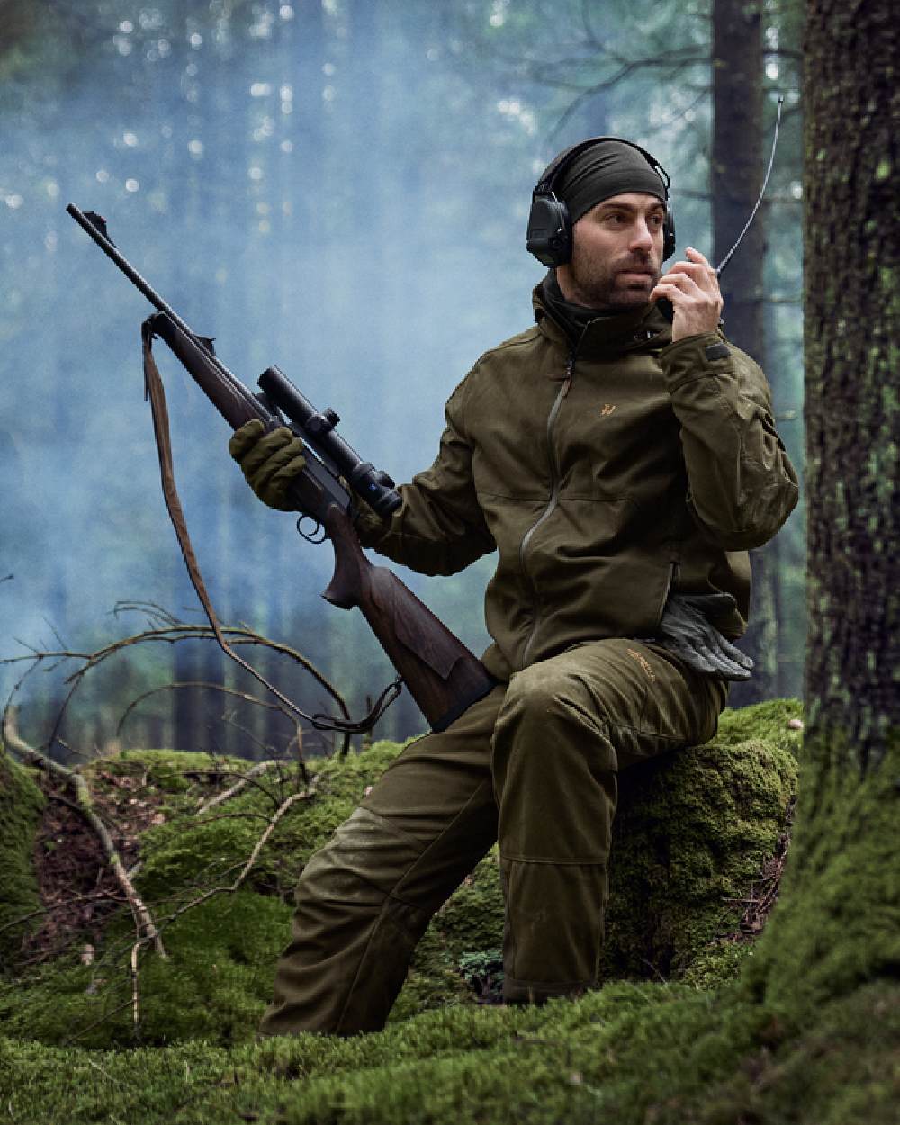 Willow Green Coloured Harkila Pro Hunter Move 2.0 GTX Jacket on outdoor background #colour_willow-green