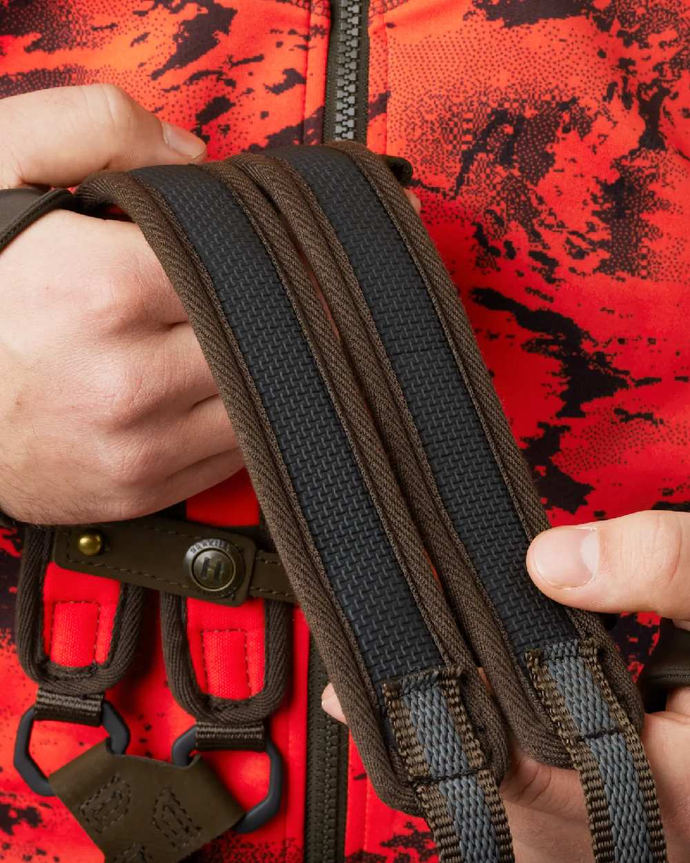 Orange Blaze Coloured Harkila Wildboar Pro Rifle Sling on white background #colour_orange-blaze