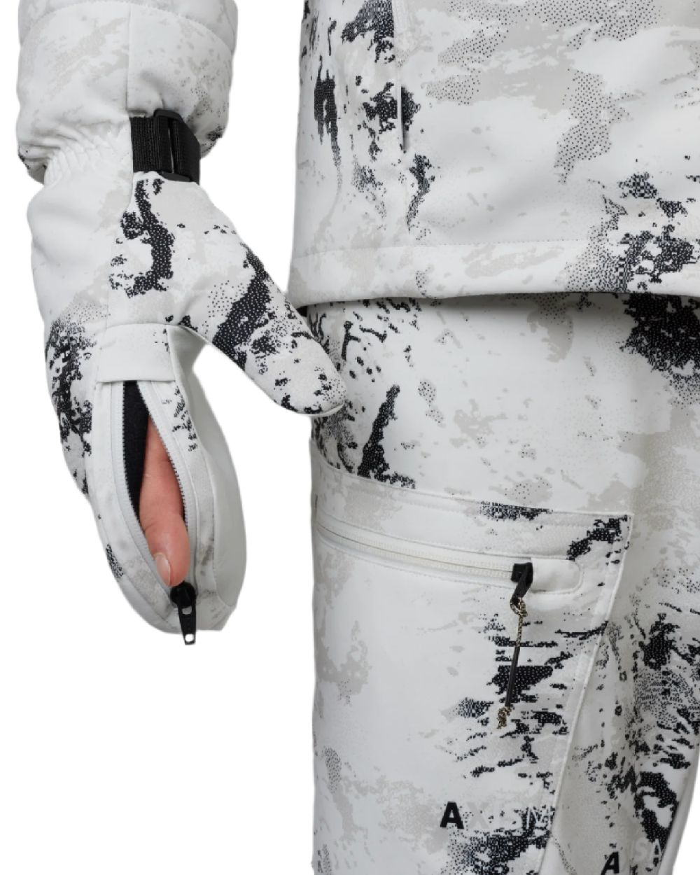 AXIS Snow Coloured Harkila Winter Active WSP Insulated Mittens on white background #colour_axis-snow