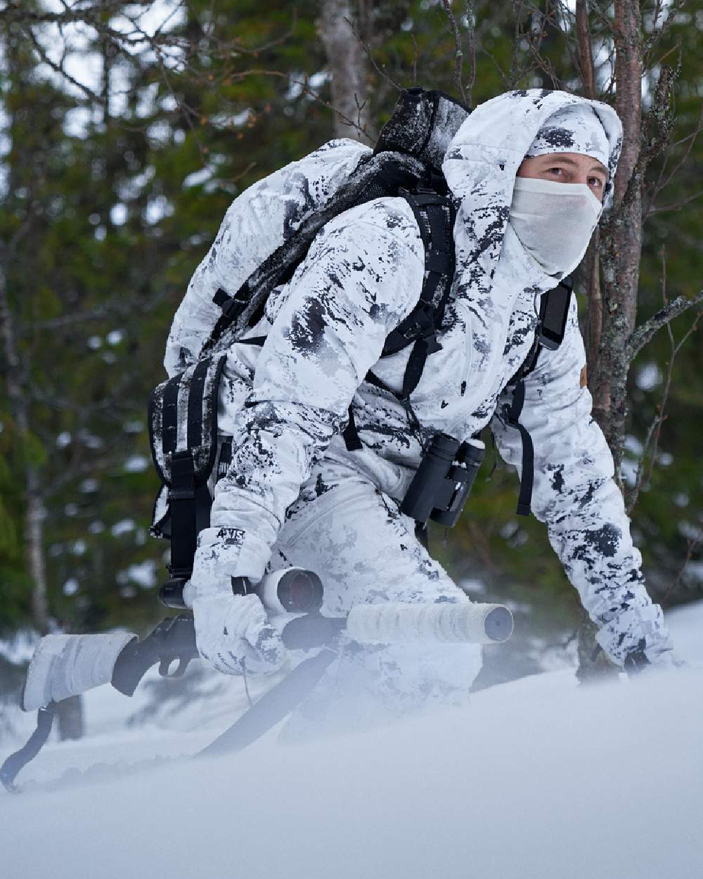AXIS Snow Coloured Harkila Winter Active WSP Jacket on snow background #colour_axis-snow