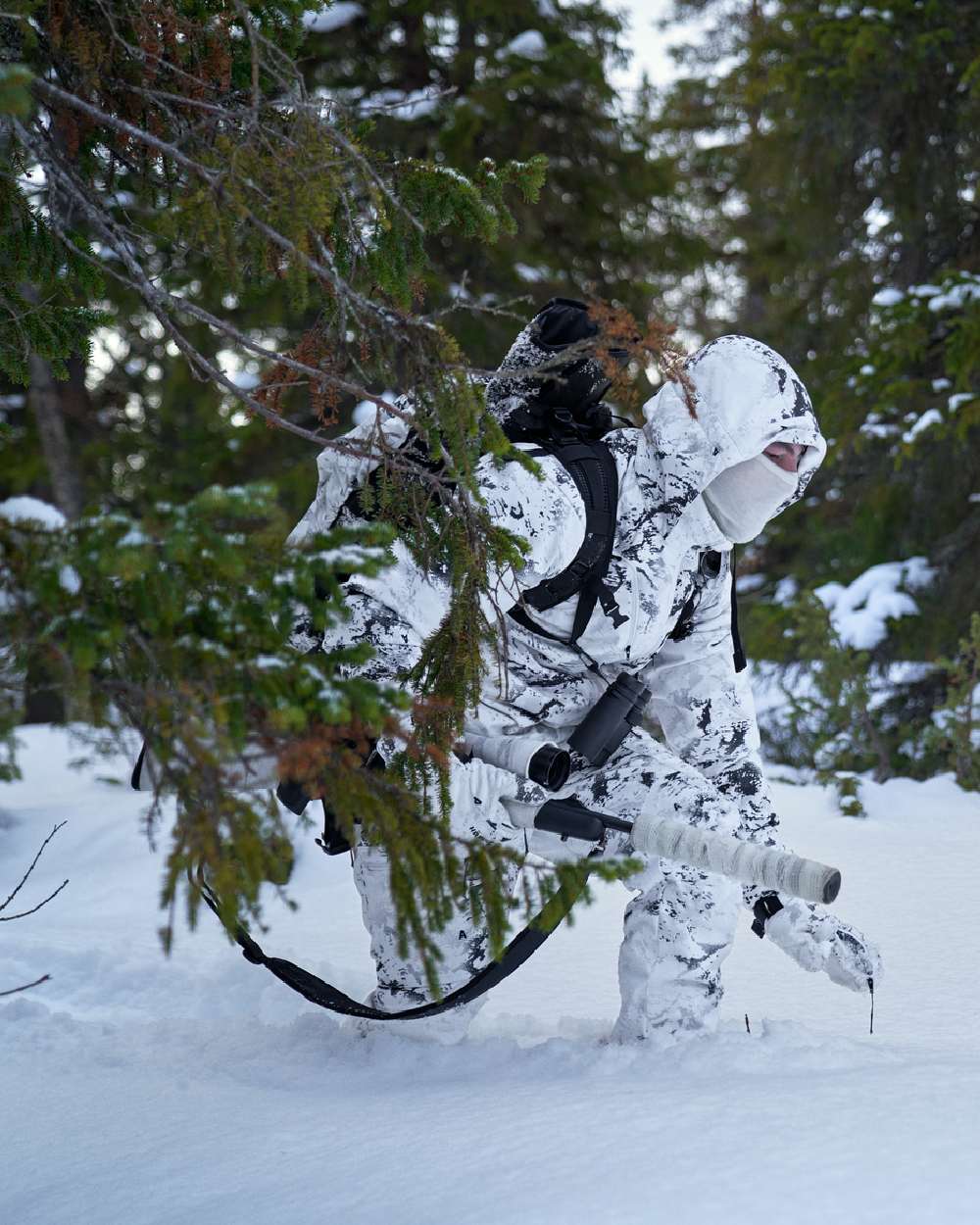 AXIS Snow Coloured Harkila Winter Active WSP Jacket on snow background #colour_axis-snow