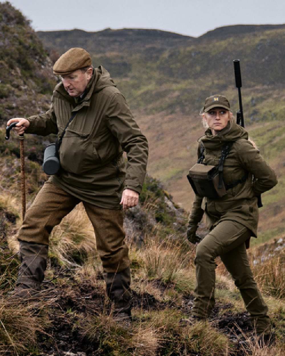 Willow Green Coloured Harkila Womens Pro Hunter GTX Jacket on mountain background #colour_willow-green