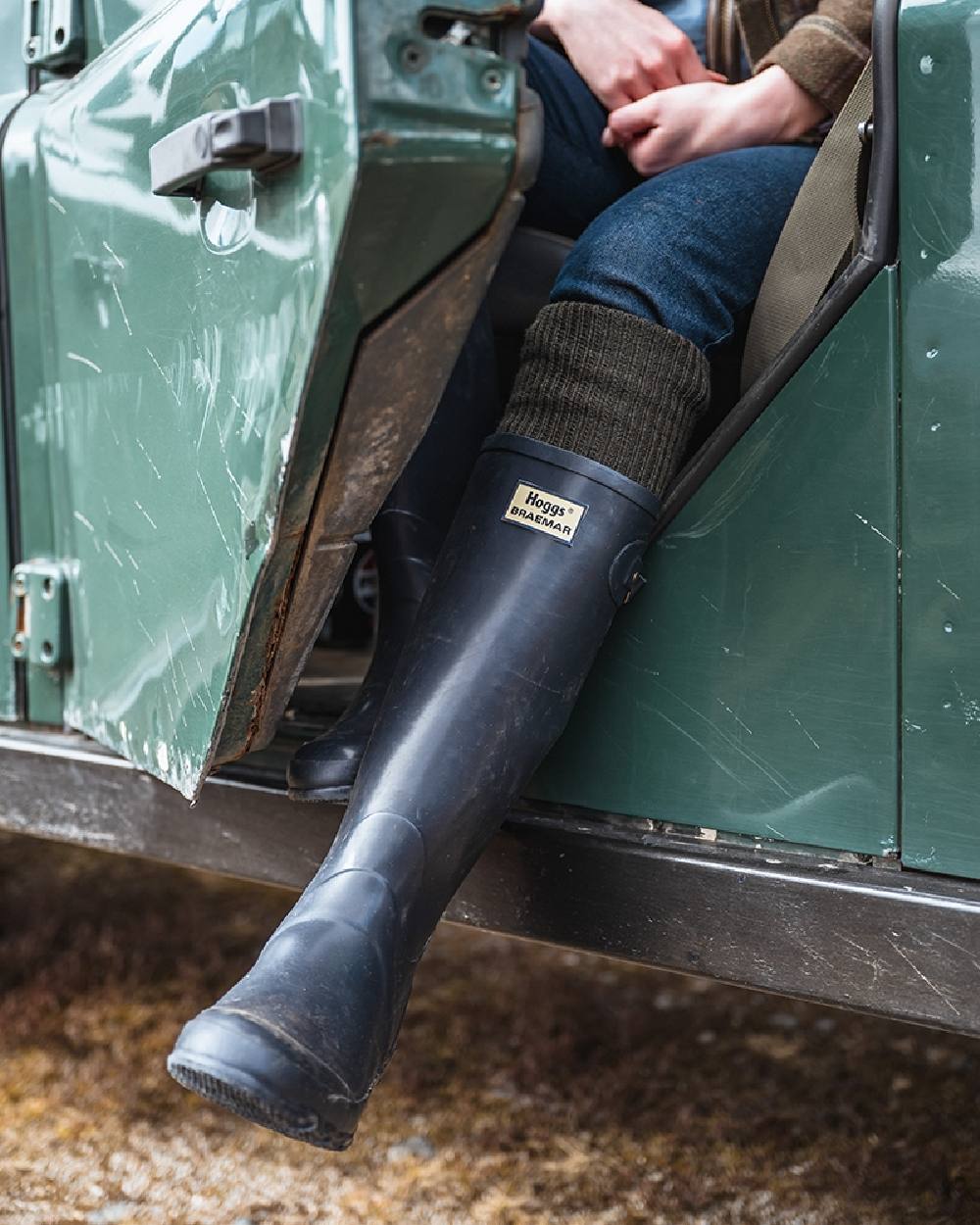 Navy Coloured Hoggs of Fife Braemar Wellingtons on car background #colour_navy