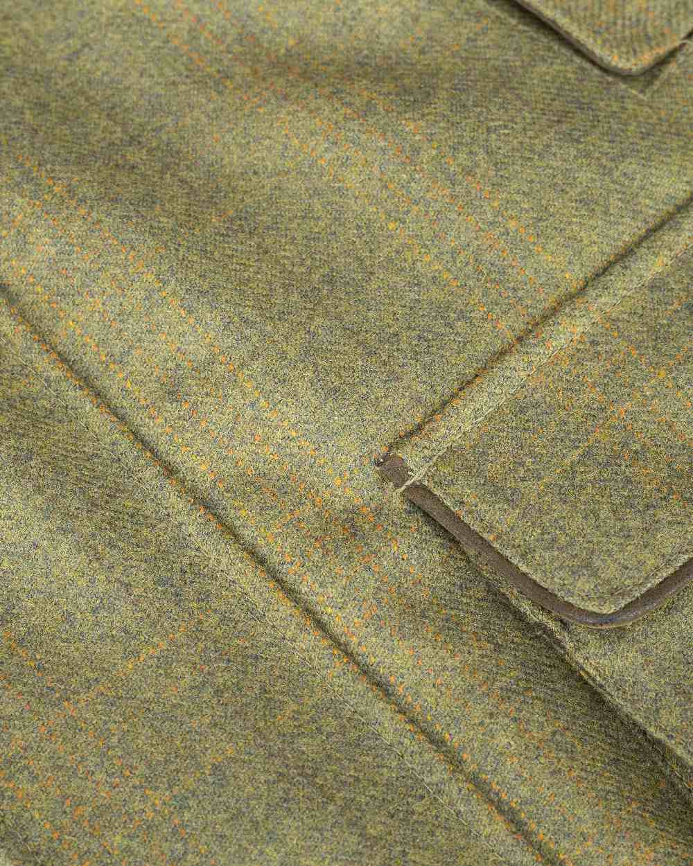 Autumn Bracken Coloured Hoggs of Fife Kinloch Technical Tweed Field Coat on white background #colour_autumn-bracken