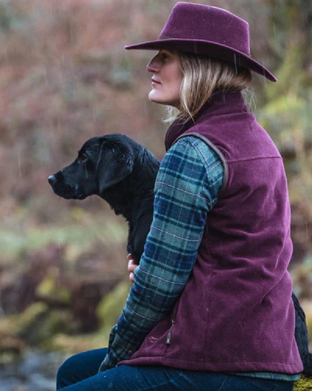 Merlot Coloured Hoggs of Fife Perth Crushable Felt Hat on blurry background #colour_merlot