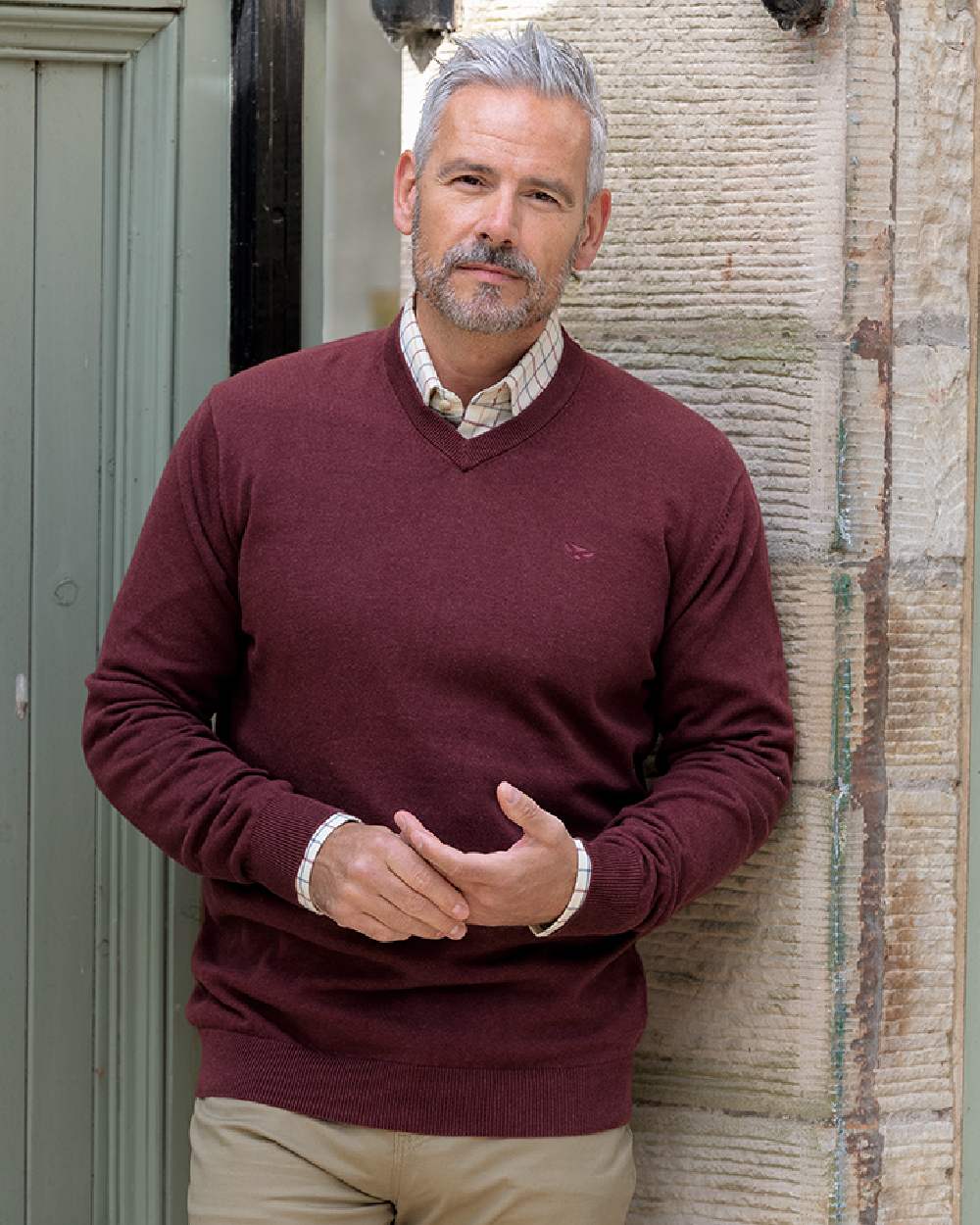 Berry Red Coloured Hoggs of Fife Stirling II Long Sleeve Pullover on wall background #colour_berry-red