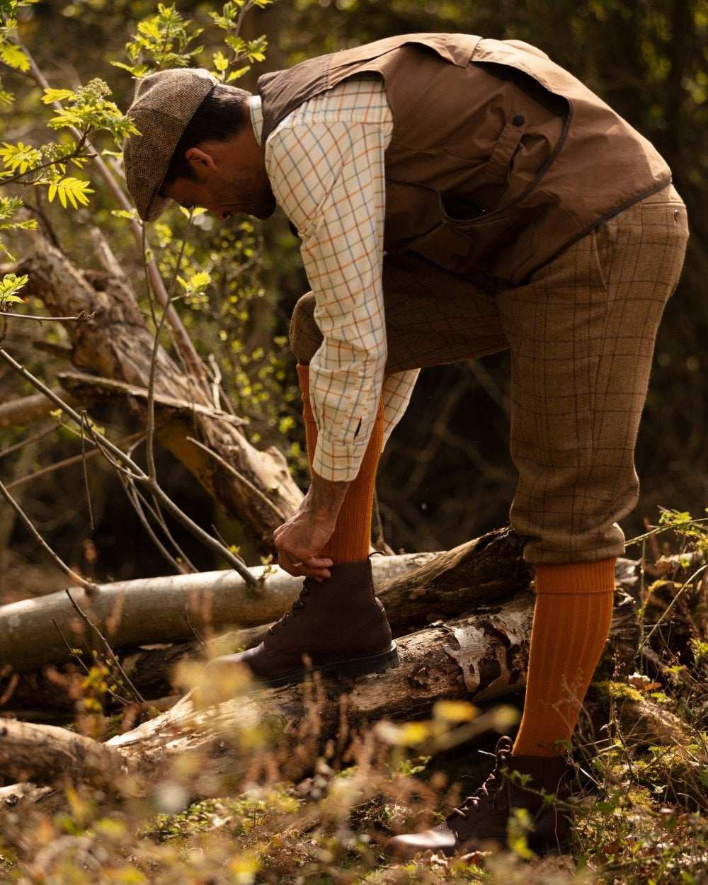 Ochre coloured House of Cheviot Scarba Socks on field background #colour_ochre