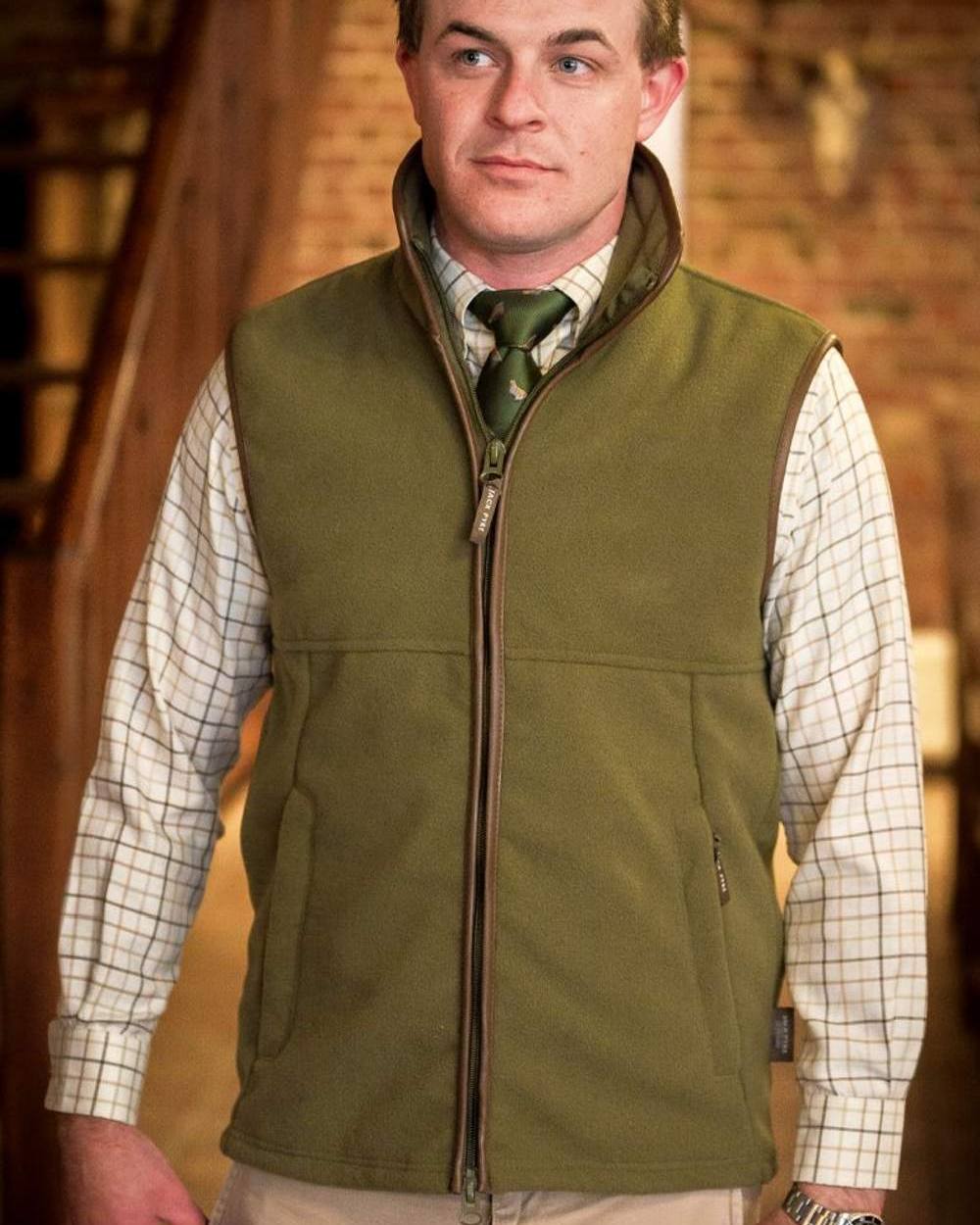 Light Olive coloured Jack Pyke Countryman Fleece Gilet on white background #colour_light-olive