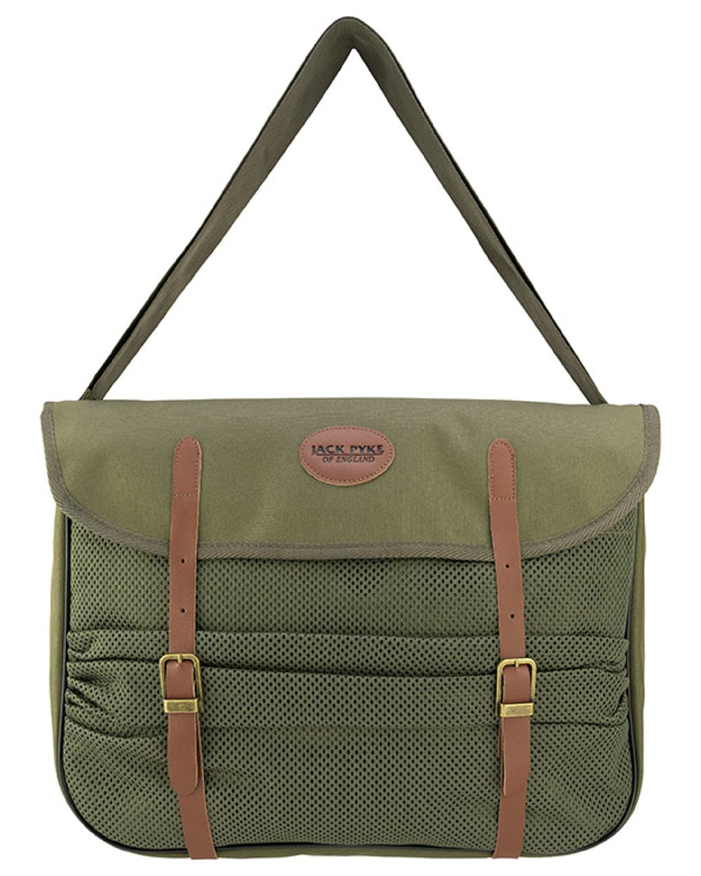 Green coloured Jack Pyke Game Bag on white background #colour_green