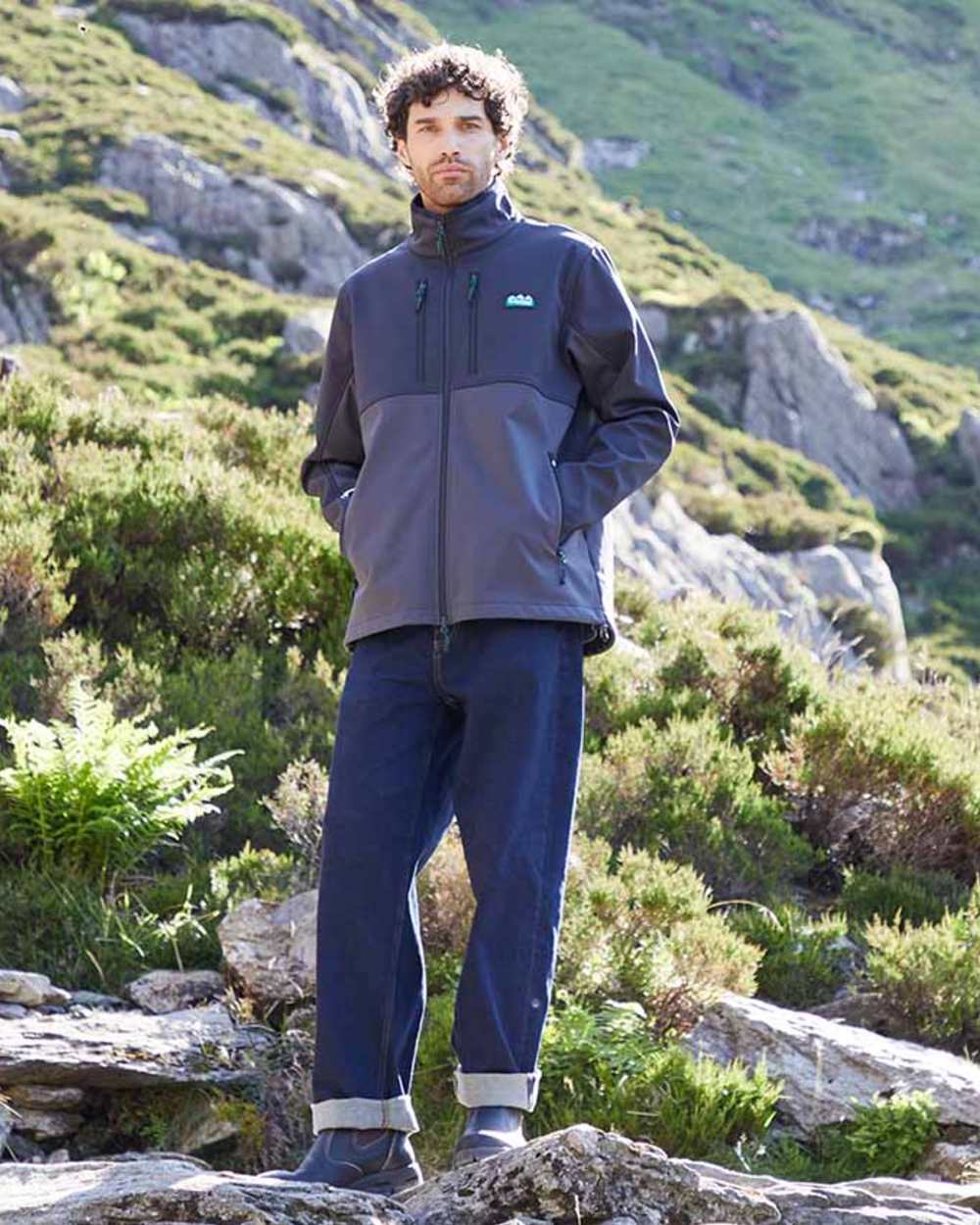 Shale coloured Ridgeline Mens Ranger Jacket on mountain background #colour_shale