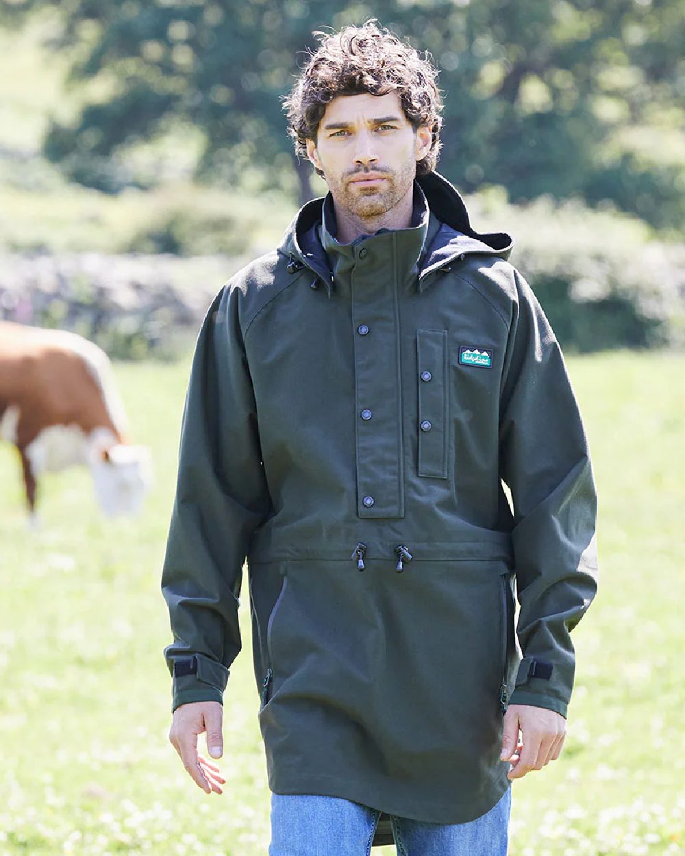 Deep Forest Coloured Ridgeline Monsoon Classic Waterproof Smock on outdoor background #colour_deep-forest