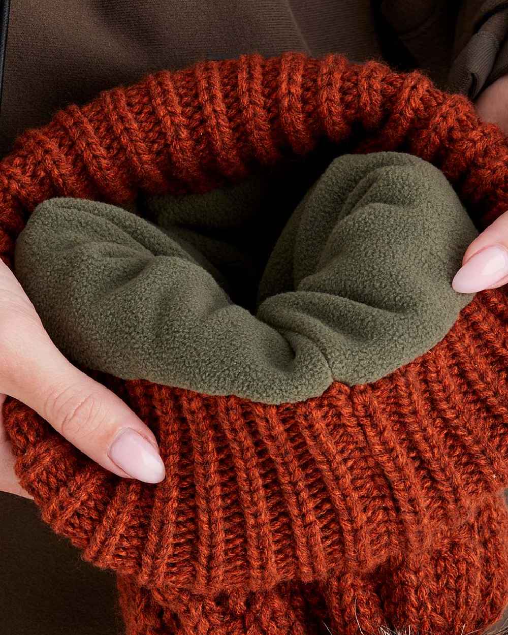 Russet Coloured Ridgeline Nordic Fleck Bobble Hat on white background #colour_russet