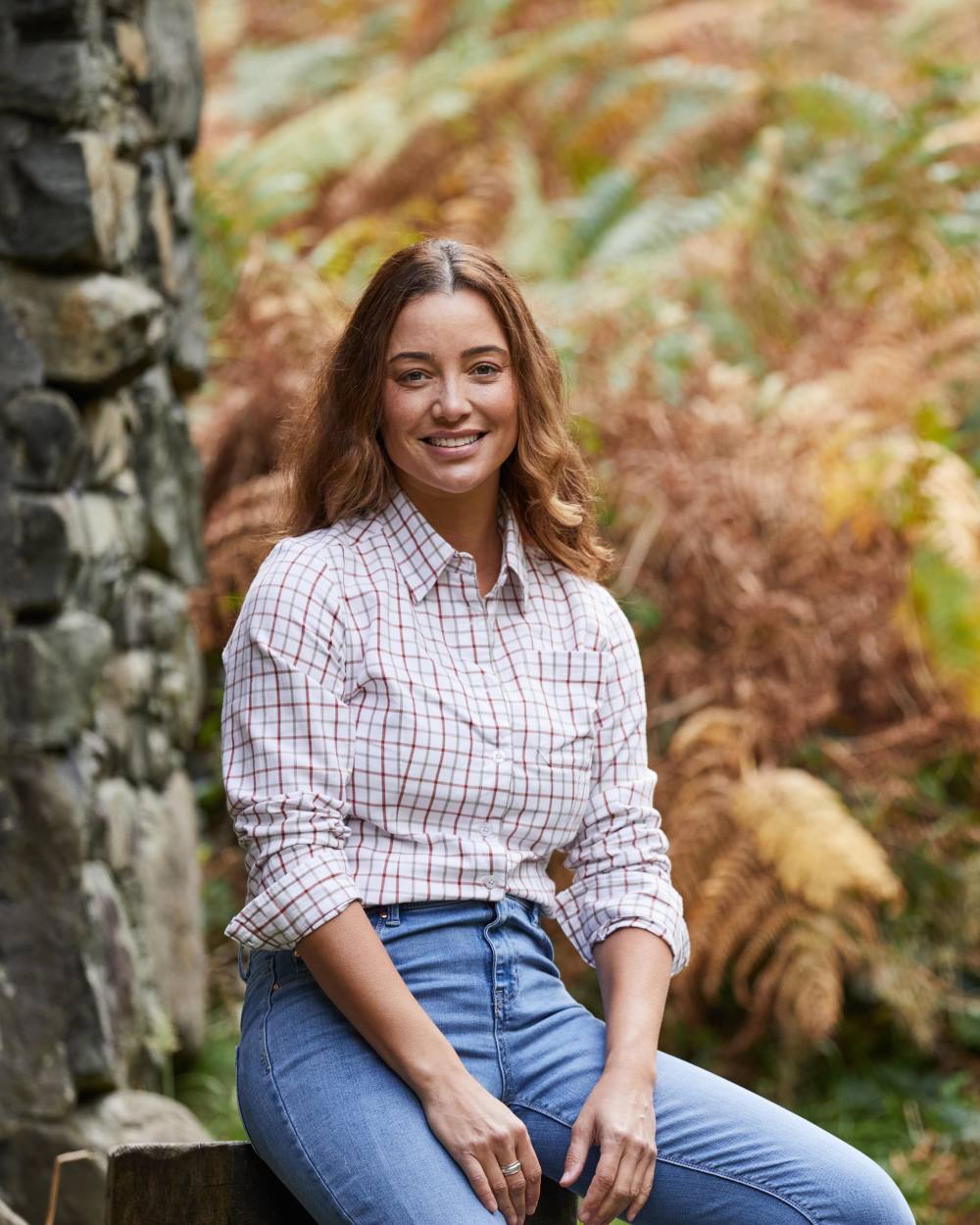 Russet Roasted Cashew coloured Ridgeline Womens Sedgebrook Shirt on backyard background #colour_russet-roasted-cashew
