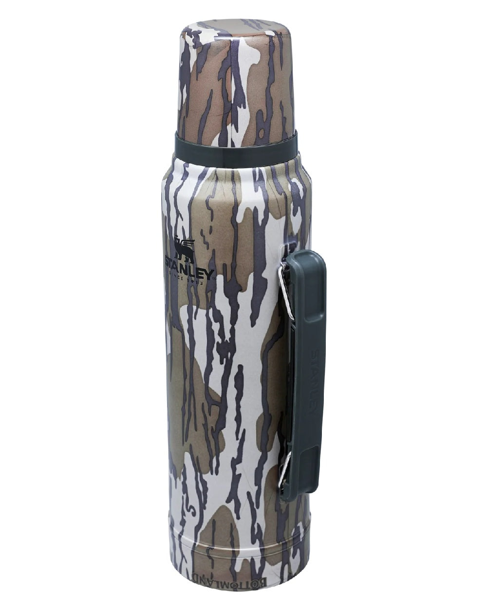 Mossy Oak Bottomland coloured Stanley Classic Legendary Bottle 1.0L on white background #colour_mossy-oak-bottomland