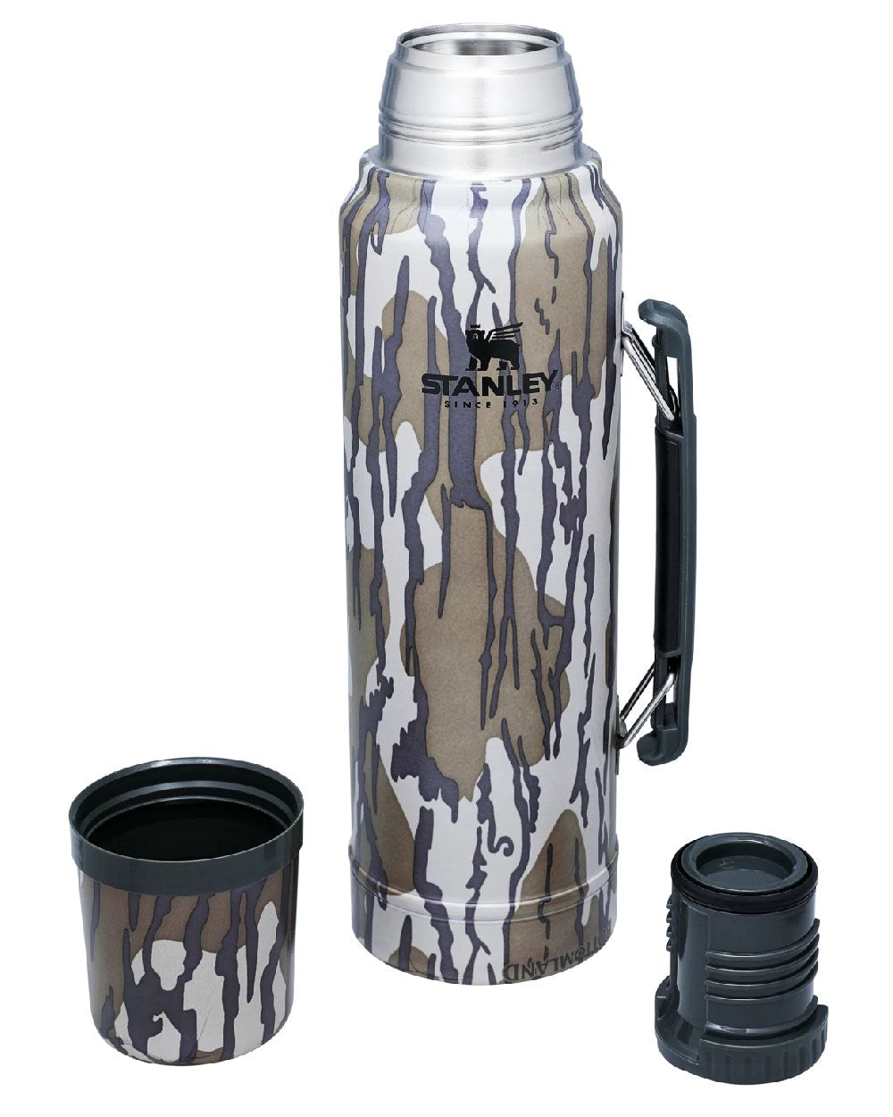 Mossy Oak Bottomland coloured Stanley Classic Legendary Bottle 1.0L on white background #colour_mossy-oak-bottomland