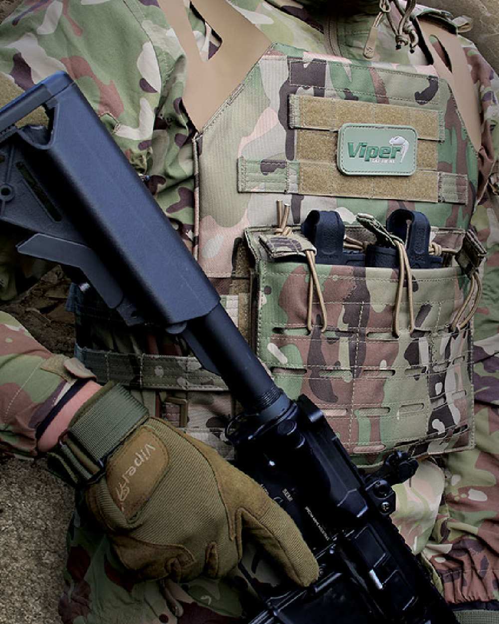VCAM Coloured Viper Special Ops Plate Carrier on blurry background #colour_vcam