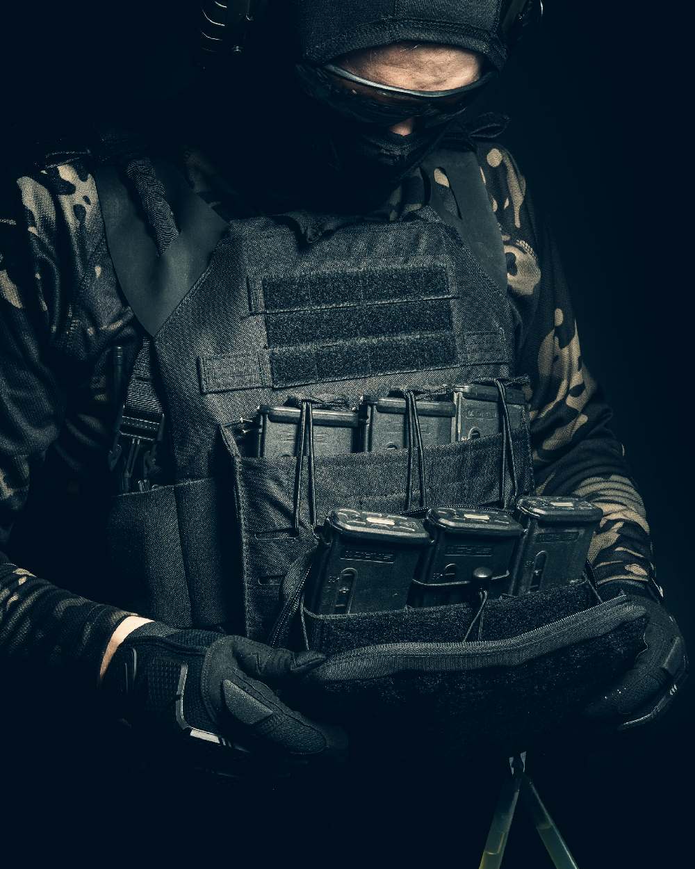 Black Coloured Viper VX Lazer Mag/Admin Panel on blurry background #colour_black