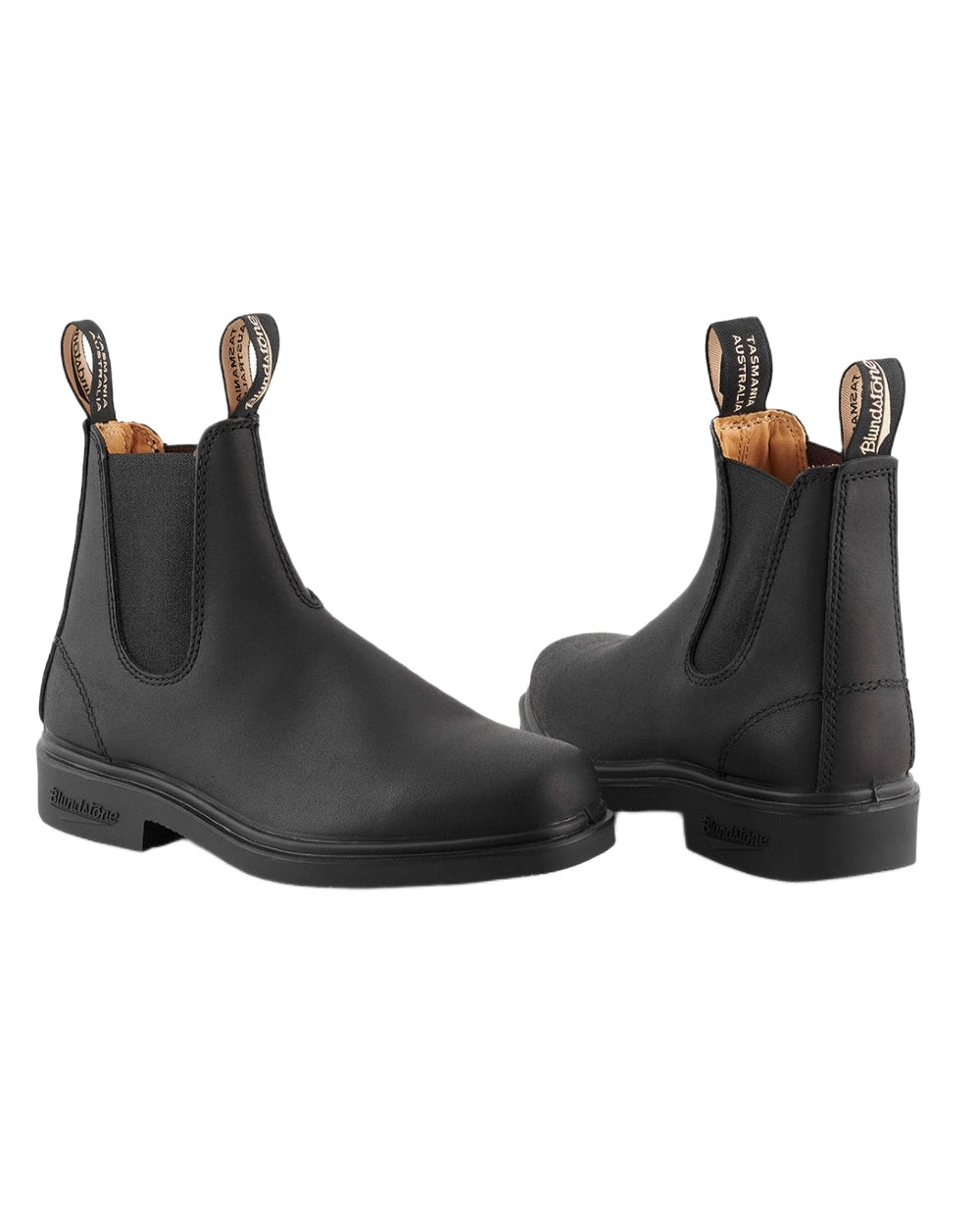 Black Coloured Blundstone 068 Black Leather Chelsea Boots on White Background
#colour_black