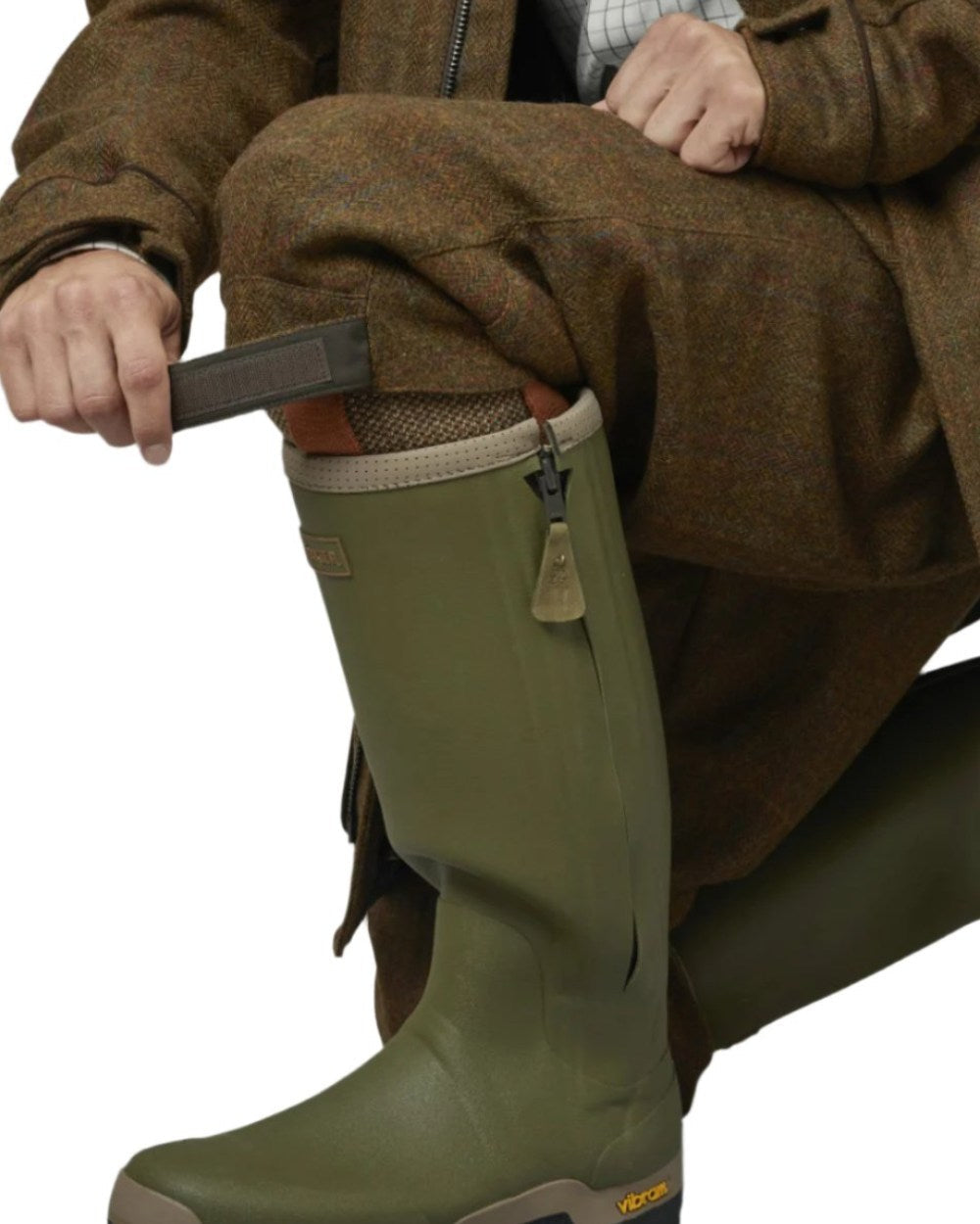 Terragon Brown Coloured Harkila Stornoway Tweed Breeks 2.0 on white background #colour_terragon-brown