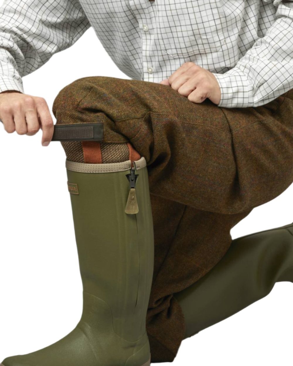 Terragon Brown Coloured Harkila Stornoway Tweed Breeks 2.0 on white background #colour_terragon-brown