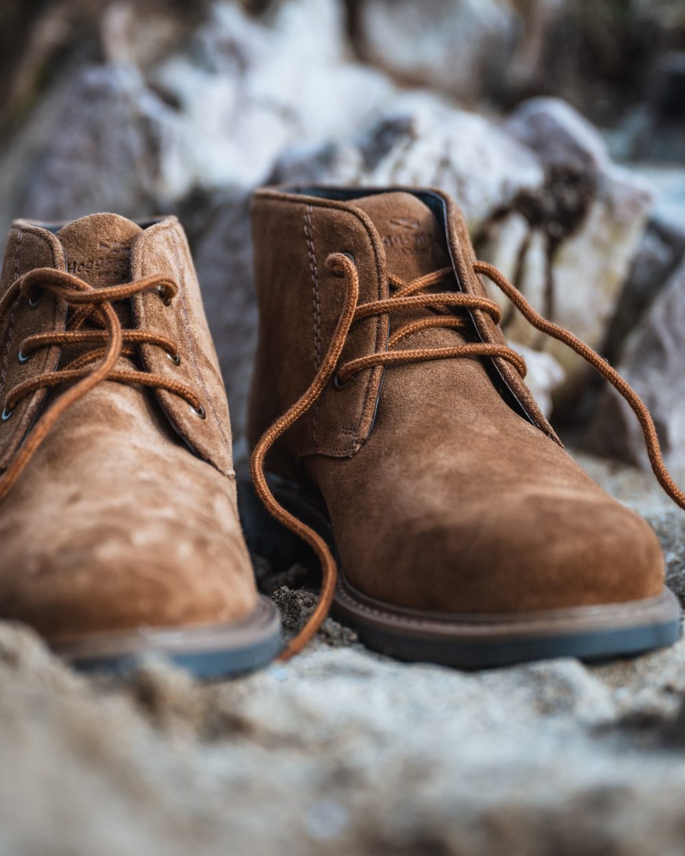 Coffee Suede Coloured Hoggs of Fife Clayton Chukka Boots On A snow Background #colour_coffee-suede