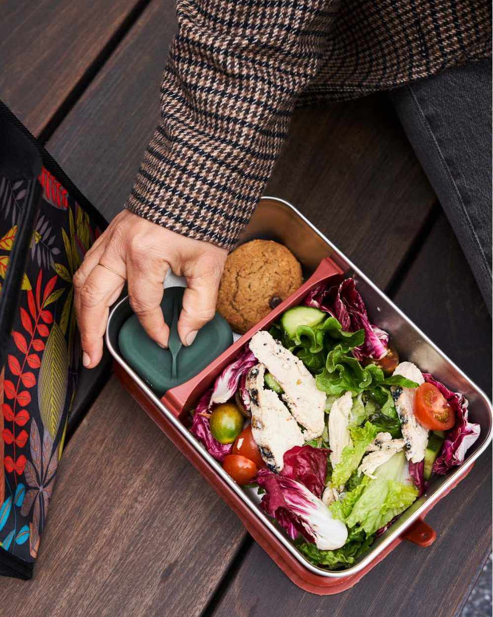Autumn Glaze Coloured Klean Kanteen Rise 1626ml Meal Box On A Bench Background #colour_autumn-glaze