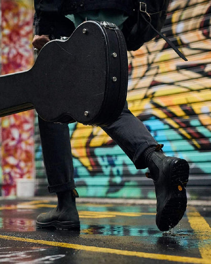 Rustic Black Coloured Blundstone 2055 Rustic Black Chelsea Boots on outdoor background #colour_rustic-black
