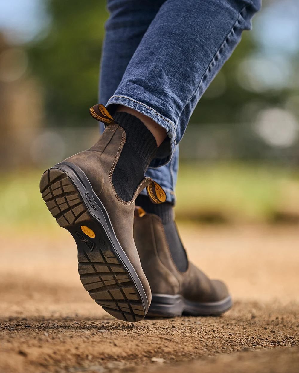 Rustic Brown Coloured Blundstone 2056 Rustic Brown Chelsea Boots on  outdoor background #colour_rustic-brown