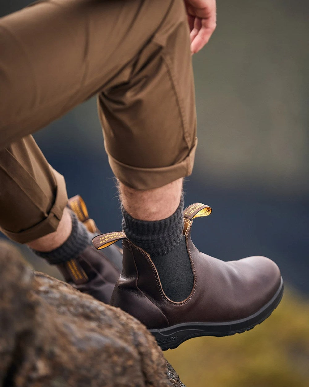 Cocoa Brown Coloured Blundstone 2057 Cocoa Brown Chelsea Boots on  outdoor background #colour_cocoa-brown