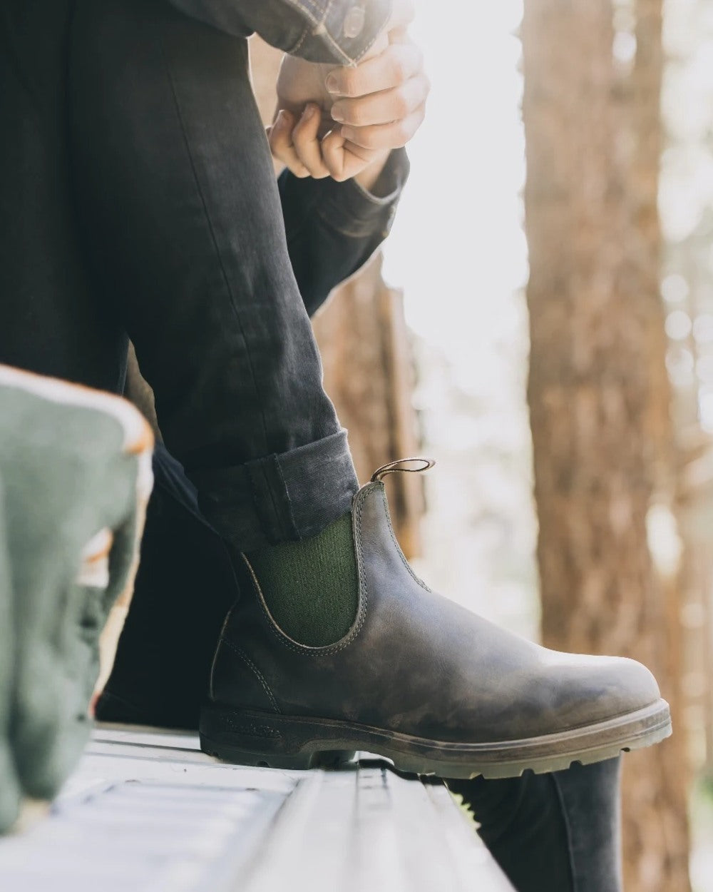 Stout Brown olive coloured Blundstone 519 Stout Brown Chelsea Boots on stairs background #colour_stout-brown-olive