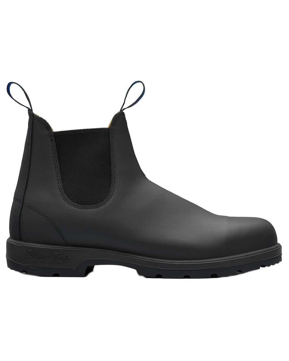 Black coloured Blundstone 566 Thermal Leather Chelsea Boots on white background #colour_black