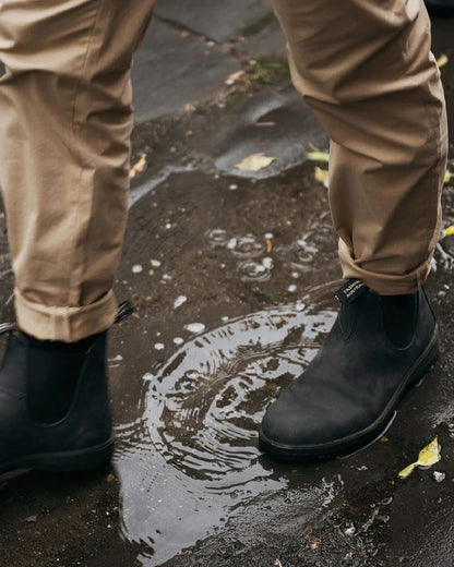 Rustic Black coloured Blundstone 587 Rustic Black Leather Boots on street background #colour_rustic-black